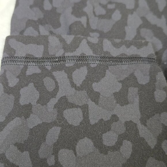 Lululemon Align Pant II 25" Camo Deep Coal Multi / Black size 4 - Picture 4 of 13